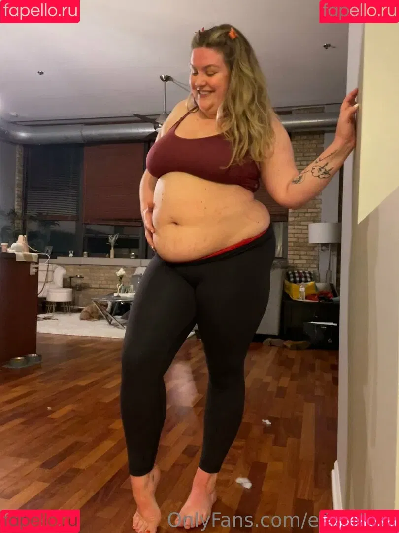 ellesbelly Onlyfans Photo Gallery 