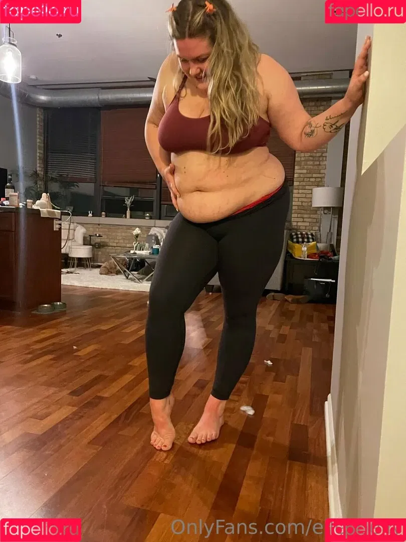ellesbelly Onlyfans Photo Gallery 