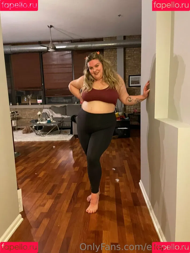 ellesbelly Onlyfans Photo Gallery 