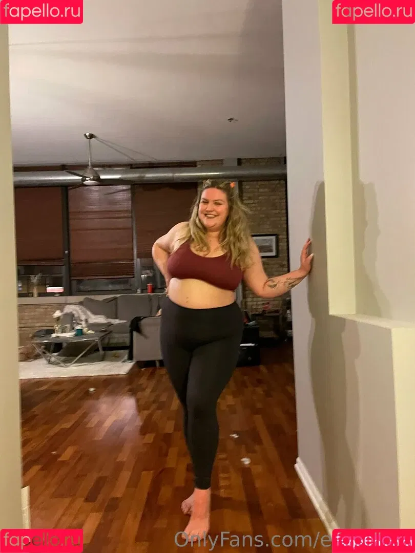 ellesbelly Onlyfans Photo Gallery 