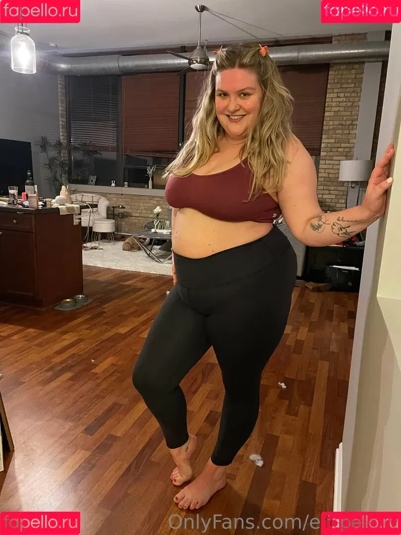 ellesbelly Onlyfans Photo Gallery 