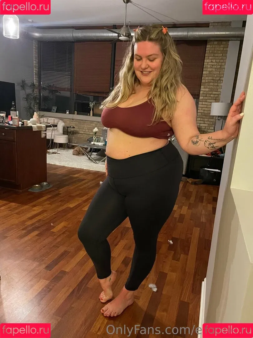 ellesbelly Onlyfans Photo Gallery 