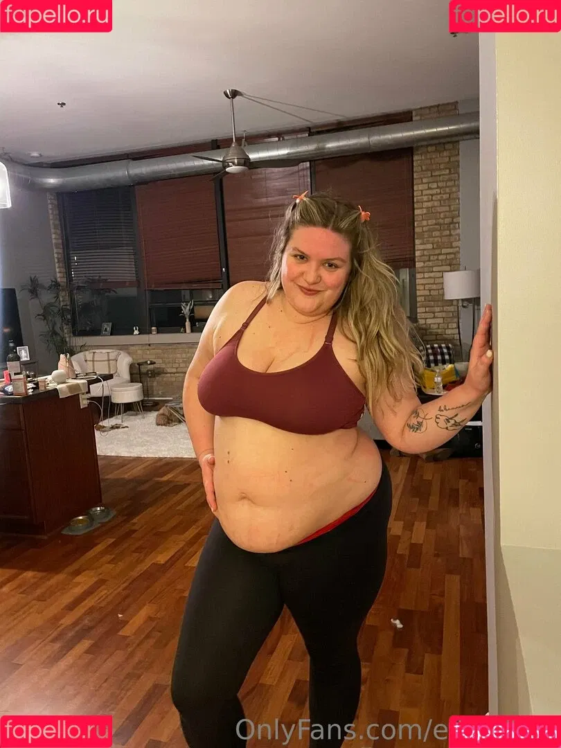 ellesbelly Onlyfans Photo Gallery 