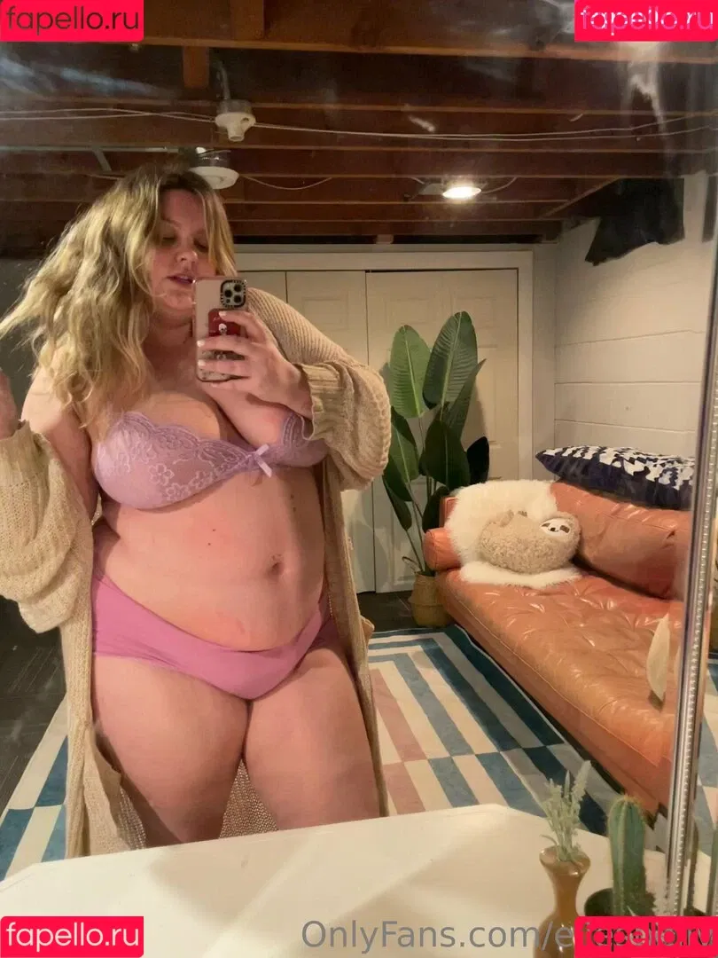 ellesbelly Onlyfans Photo Gallery 