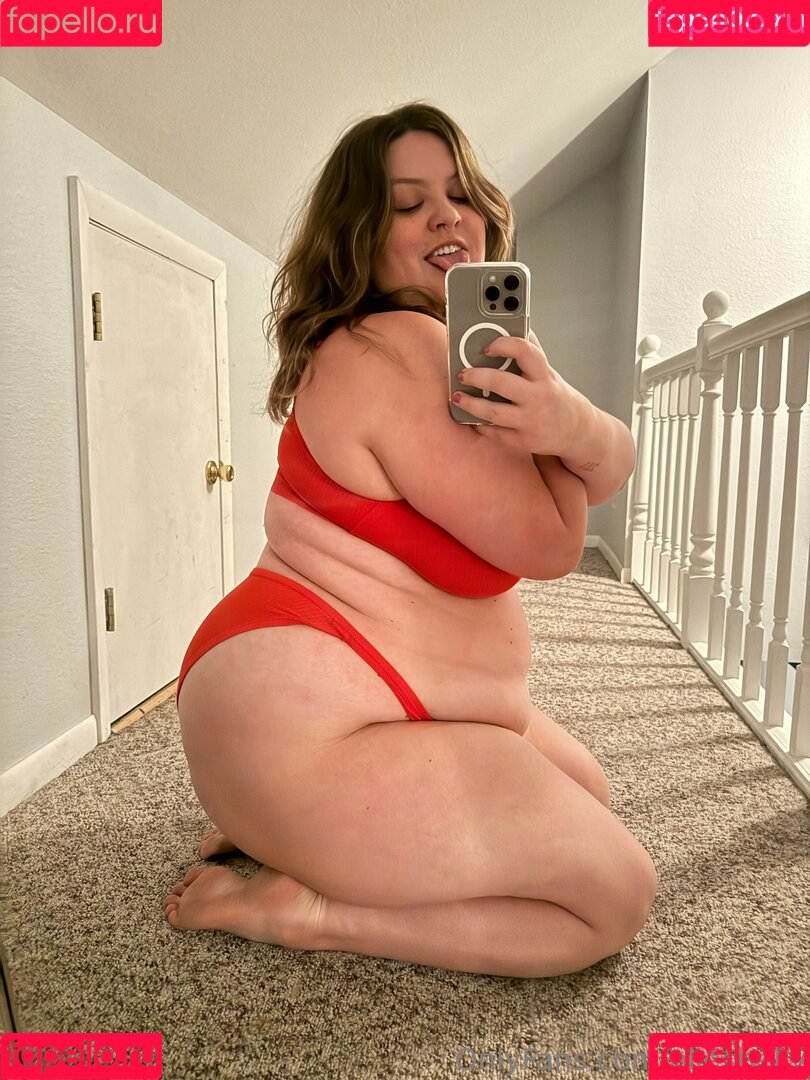 ellesbelly Onlyfans Photo Gallery 