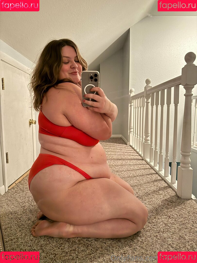 ellesbelly Onlyfans Photo Gallery 