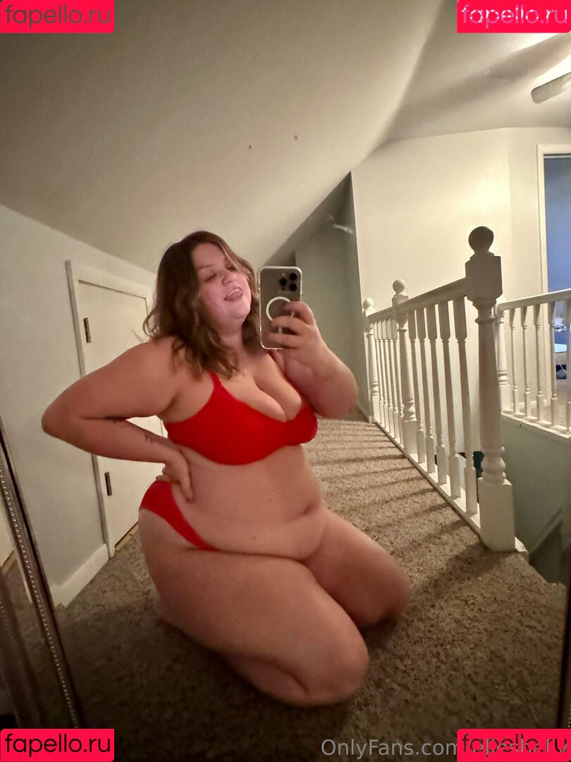 ellesbelly Onlyfans Photo Gallery 