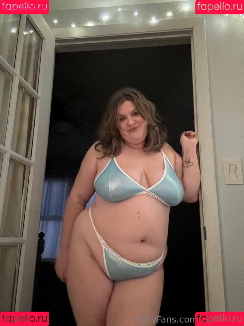 ellesbelly Onlyfans Photo Gallery 