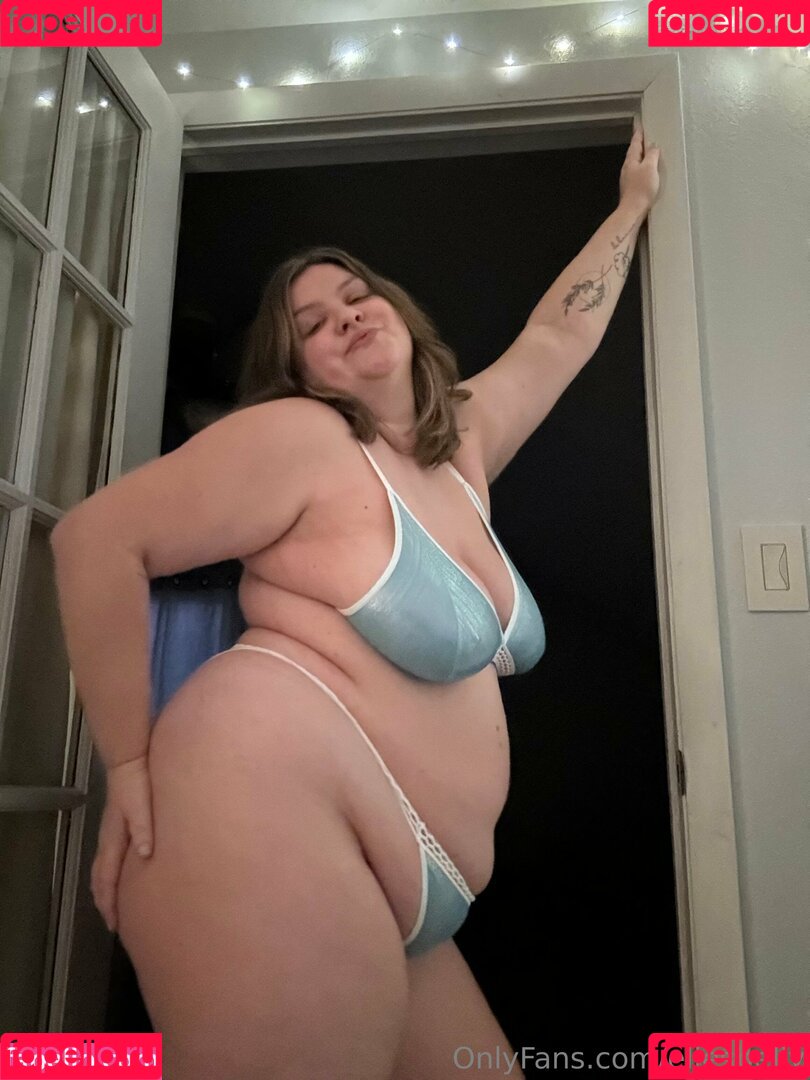 ellesbelly Onlyfans Photo Gallery 