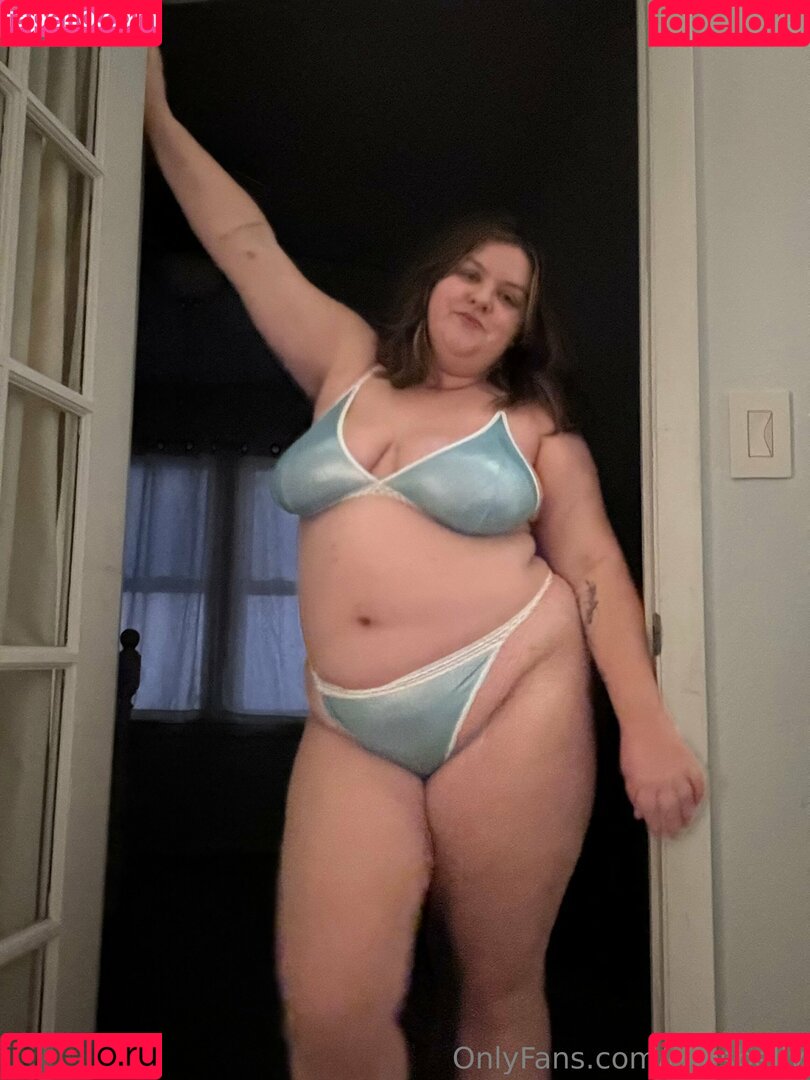 ellesbelly Onlyfans Photo Gallery 