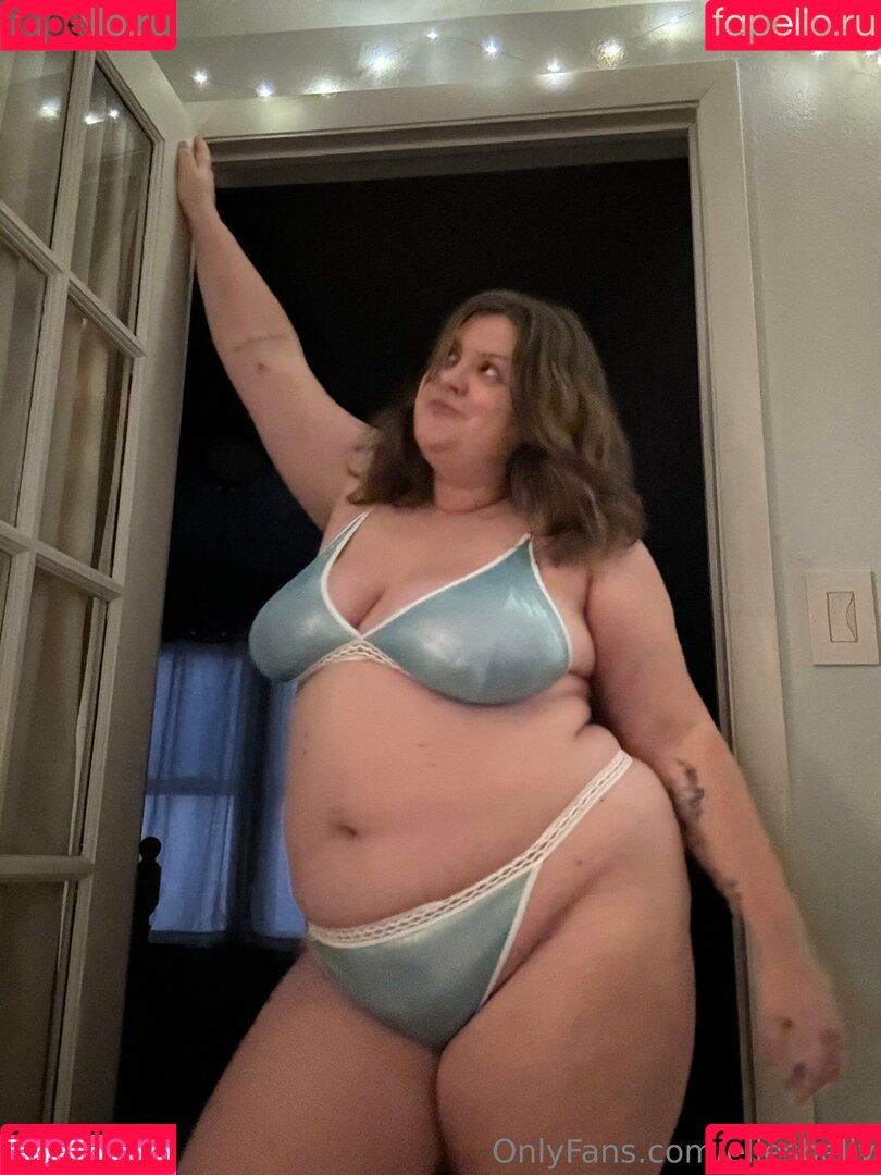 ellesbelly Onlyfans Photo Gallery 