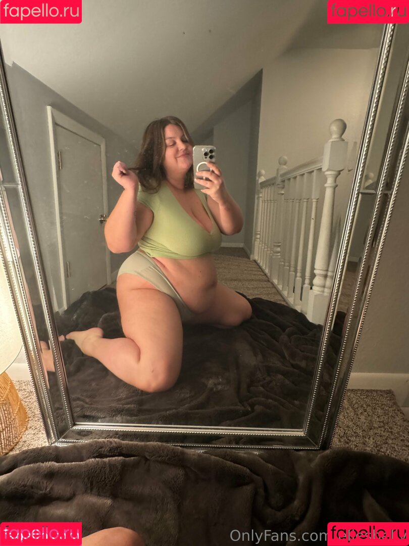 ellesbelly Onlyfans Photo Gallery 