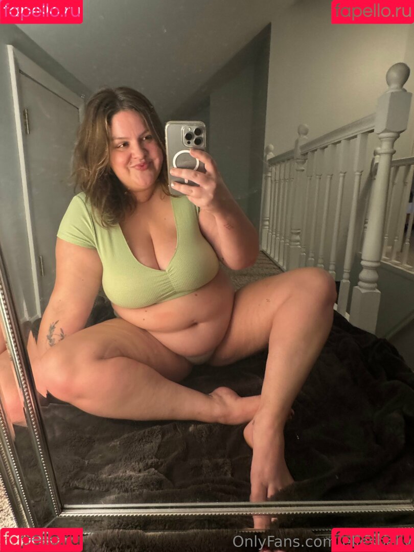 ellesbelly Onlyfans Photo Gallery 