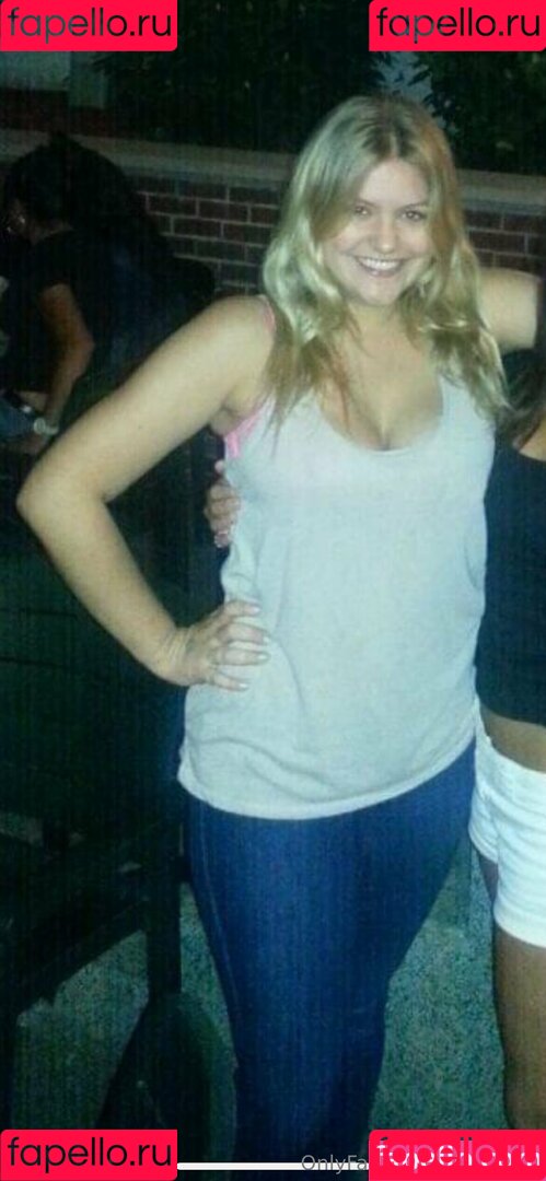 ellesbelly Onlyfans Photo Gallery 