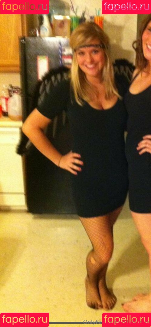 ellesbelly Onlyfans Photo Gallery 