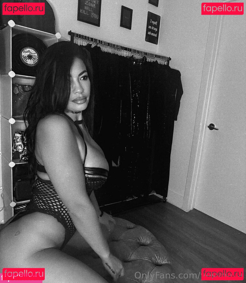 Yesynaya / yesyn13 Onlyfans Photo Gallery 