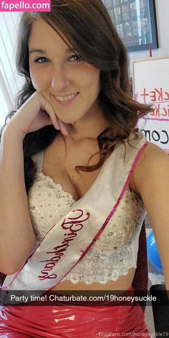 19honeysuckle Onlyfans Photo Gallery 