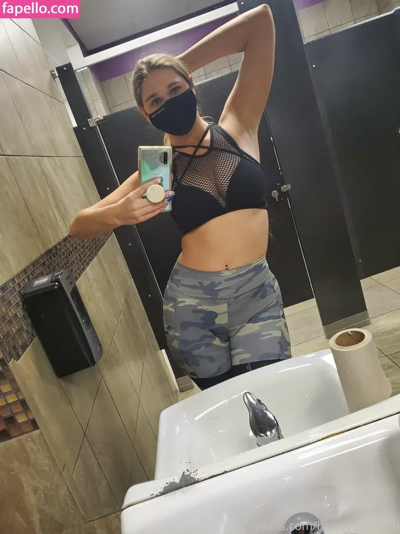 19honeysuckle Onlyfans Photo Gallery 