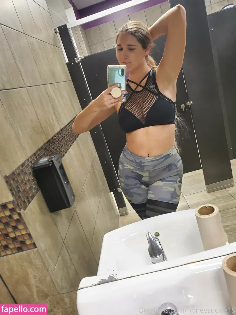 19honeysuckle Onlyfans Photo Gallery 