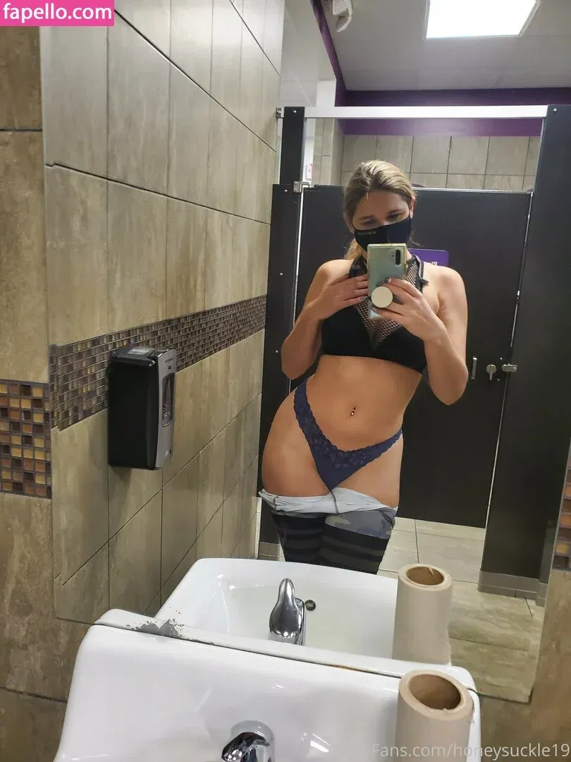 19honeysuckle Onlyfans Photo Gallery 