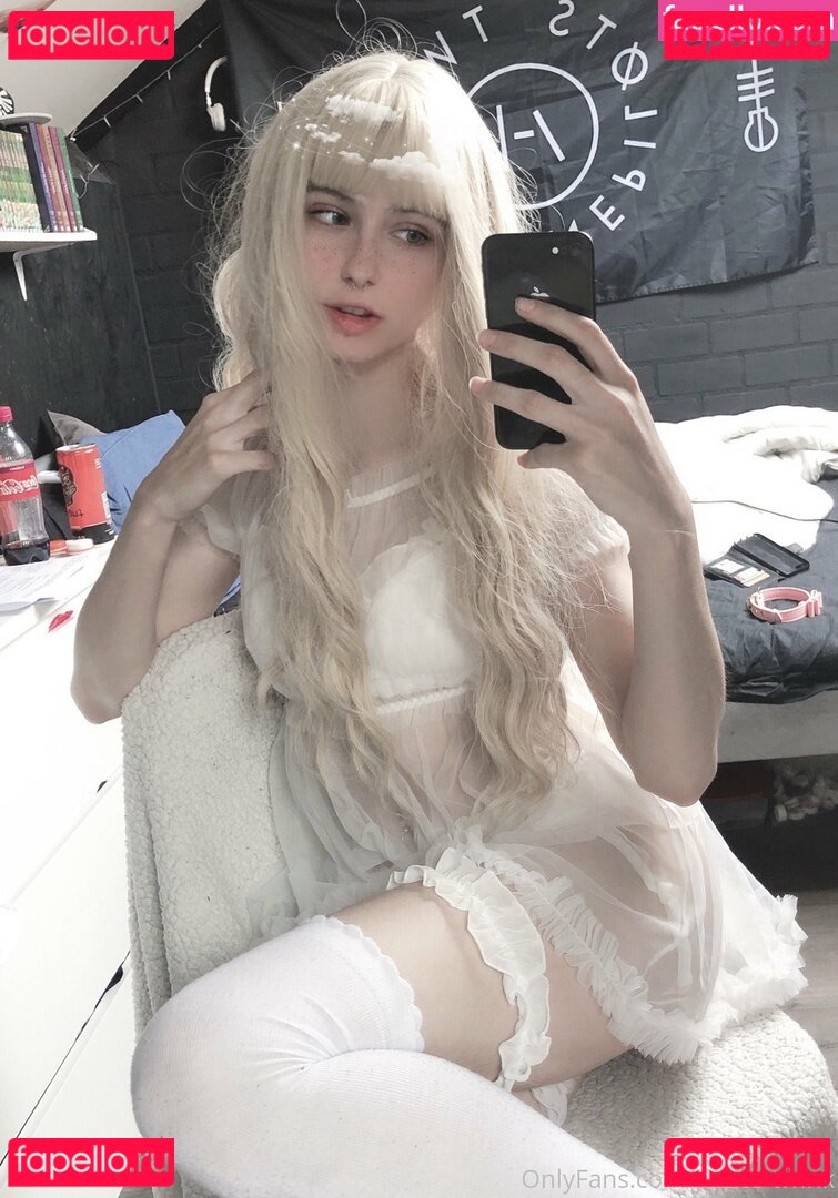 curioussmalltwink / petite-twink Onlyfans Photo Gallery 