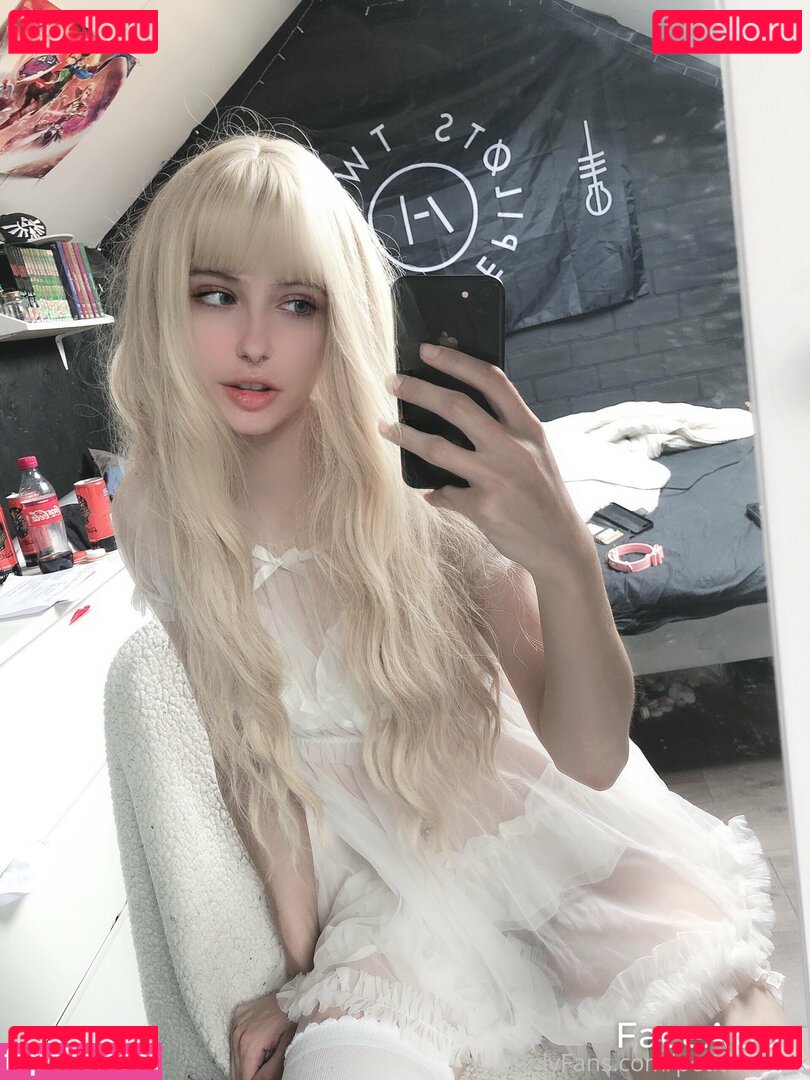 curioussmalltwink / petite-twink Onlyfans Photo Gallery 