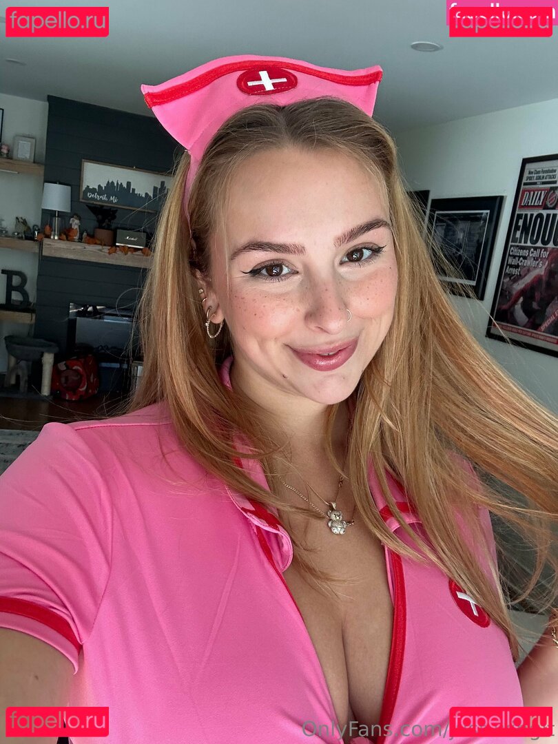 haileywingit / just-wingit Onlyfans Photo Gallery 