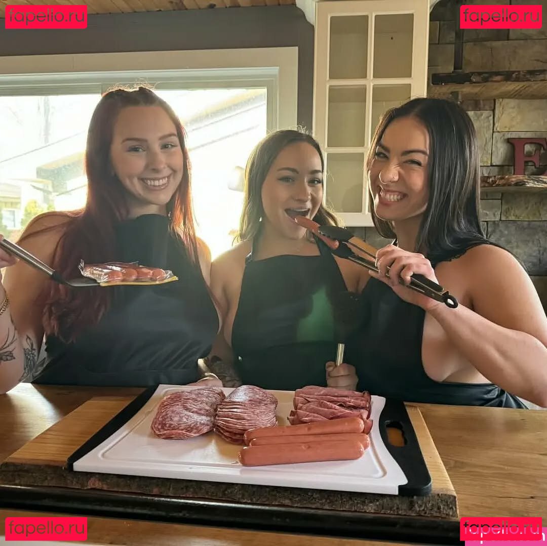 haileywingit / just-wingit Onlyfans Photo Gallery 