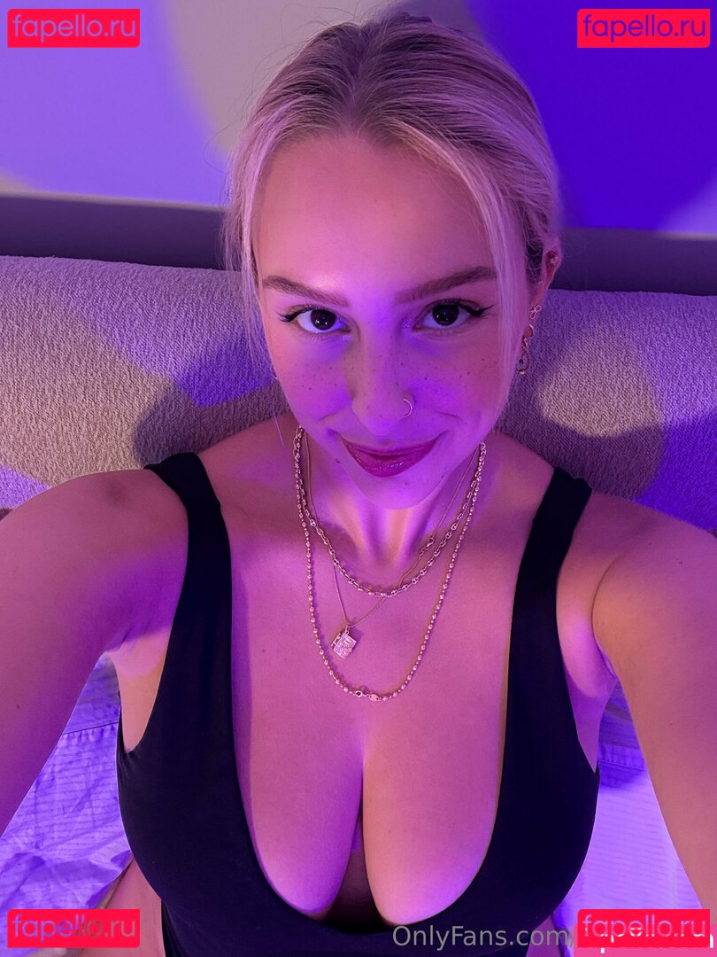 haileywingit / just-wingit Onlyfans Photo Gallery 