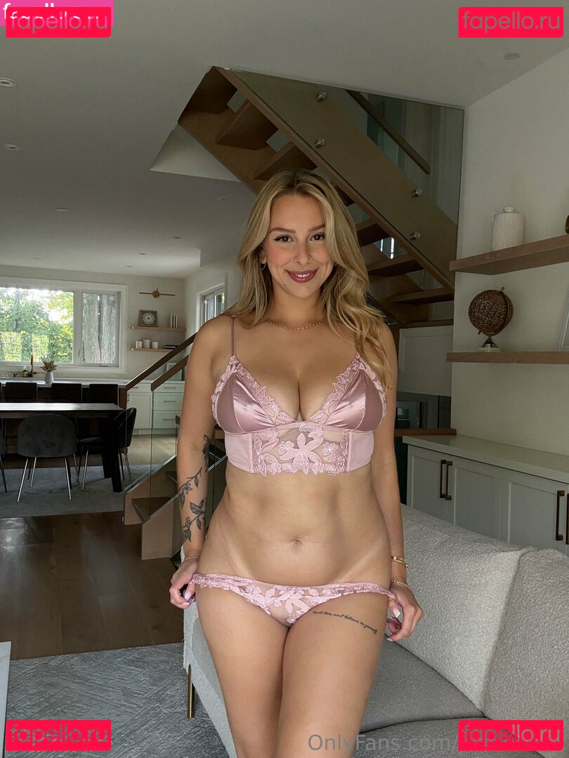 haileywingit / just-wingit Onlyfans Photo Gallery 