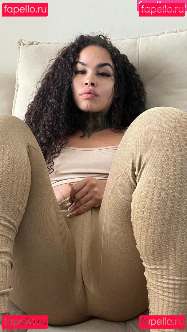 Beatriz Emilly / Emy Tatuada / emytatuada Onlyfans Photo Gallery 