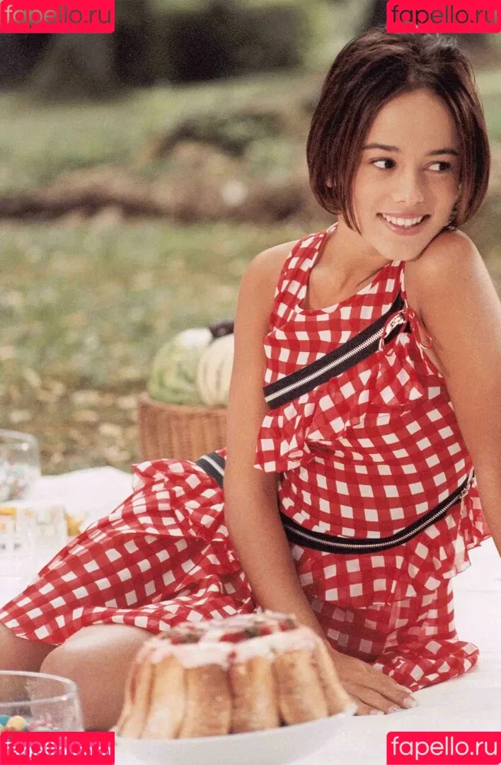 Alizee Onlyfans Photo Gallery 