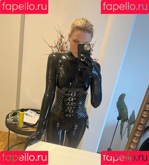 Alizee Onlyfans Photo Gallery 