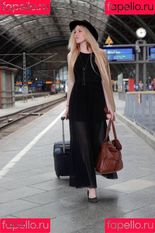 Alizee Onlyfans Photo Gallery 