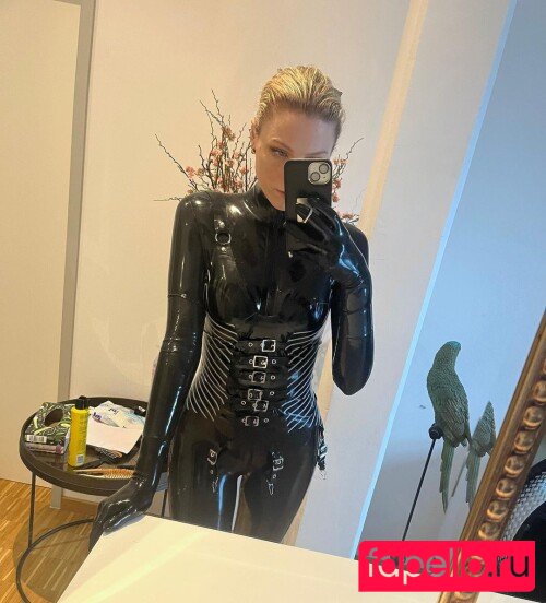 Alizee Onlyfans Photo Gallery 