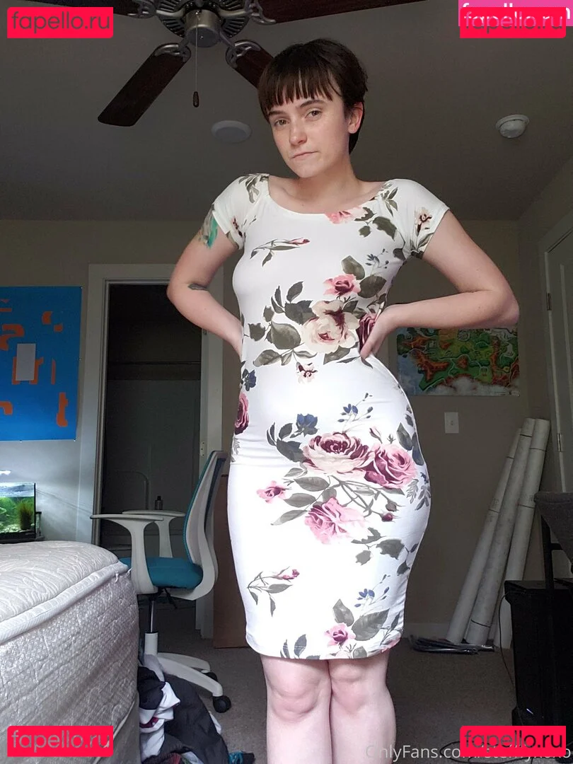 lucylawrence Onlyfans Photo Gallery 