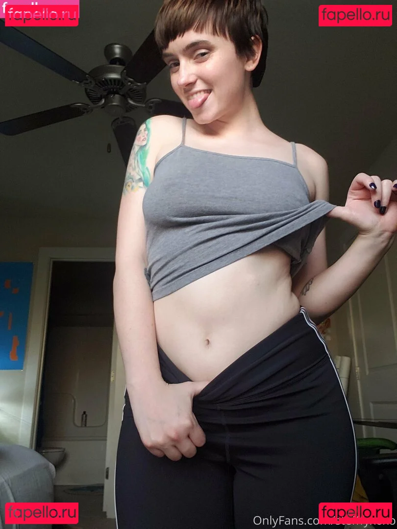 lucylawrence Onlyfans Photo Gallery 