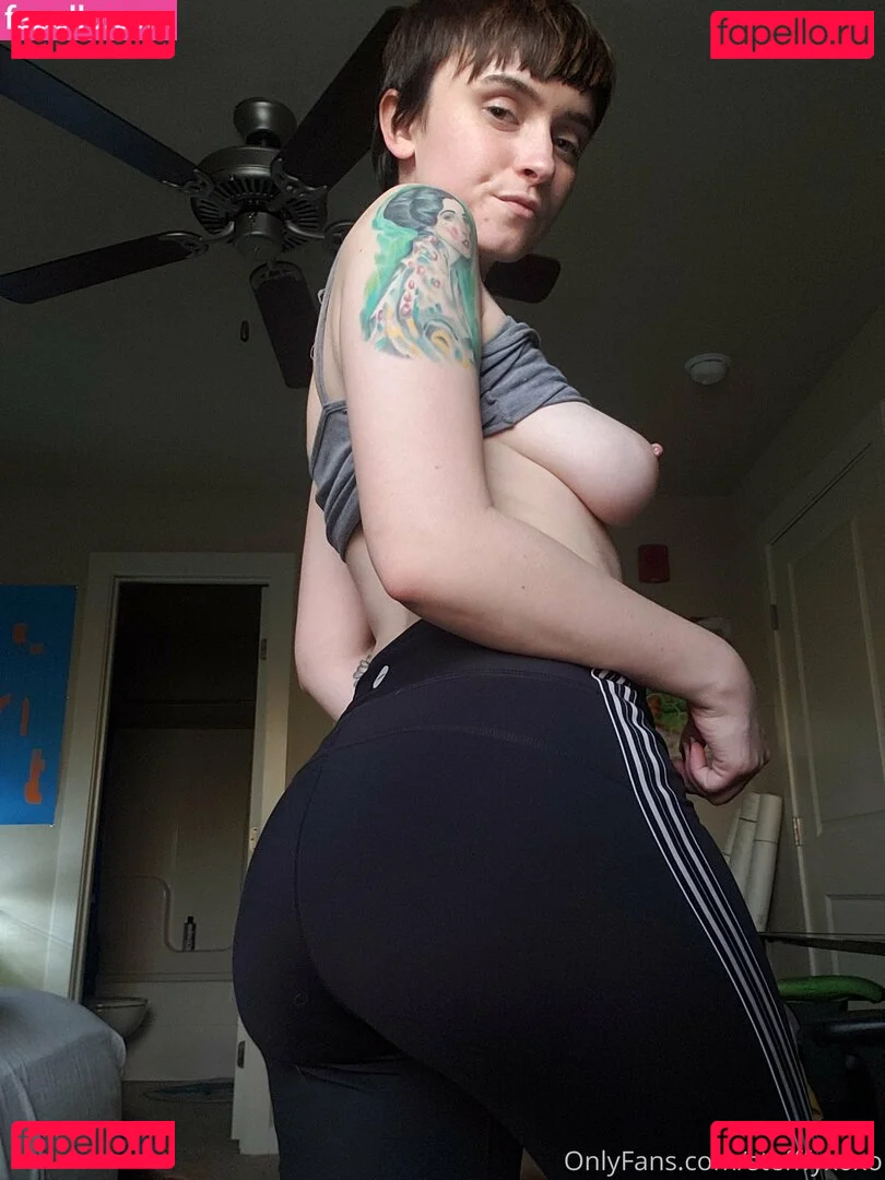 lucylawrence Onlyfans Photo Gallery 