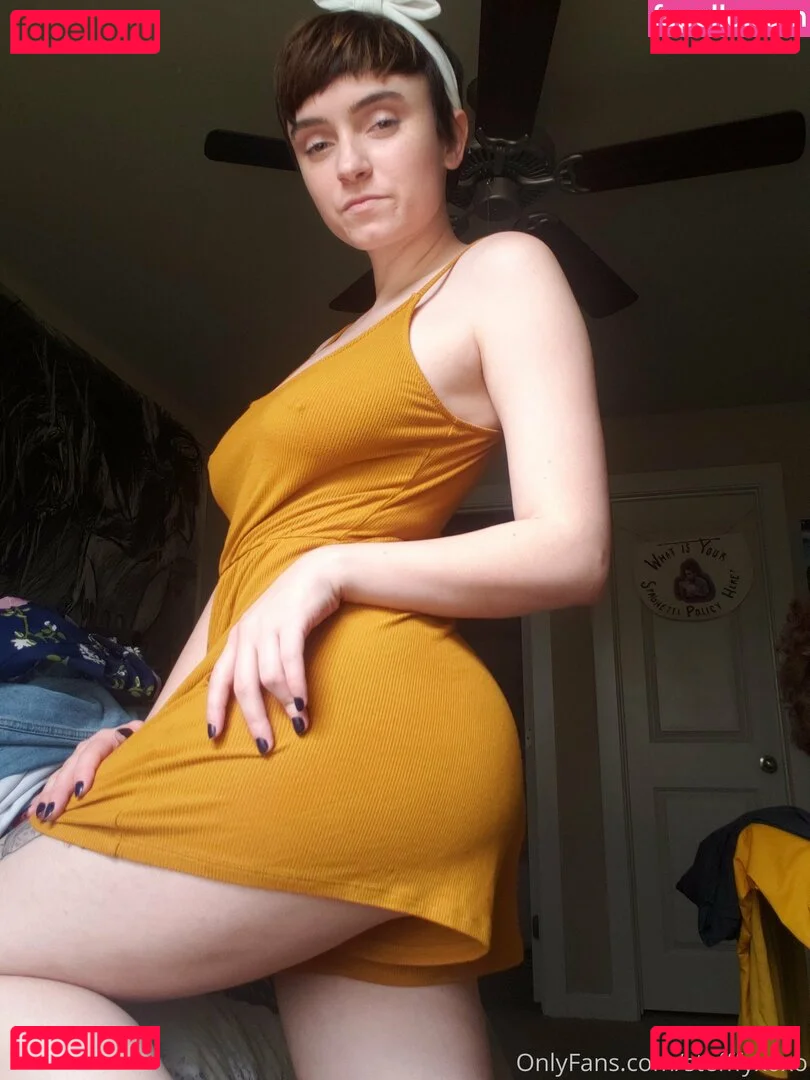 lucylawrence Onlyfans Photo Gallery 