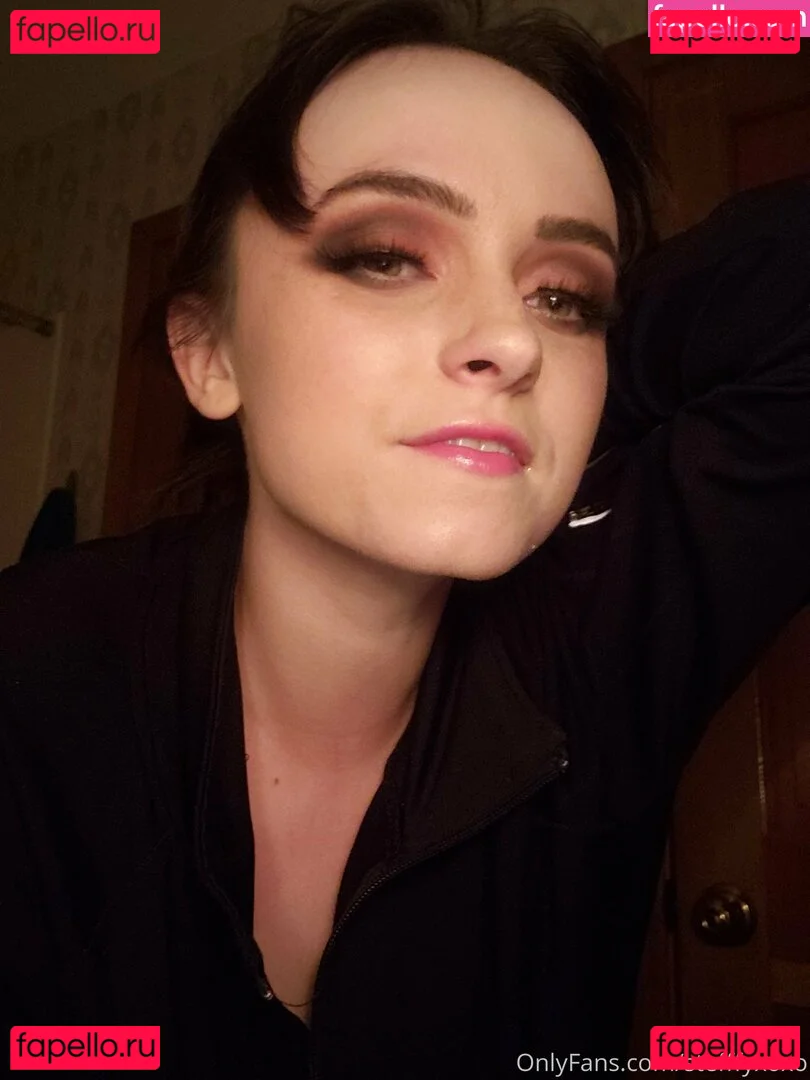 lucylawrence Onlyfans Photo Gallery 