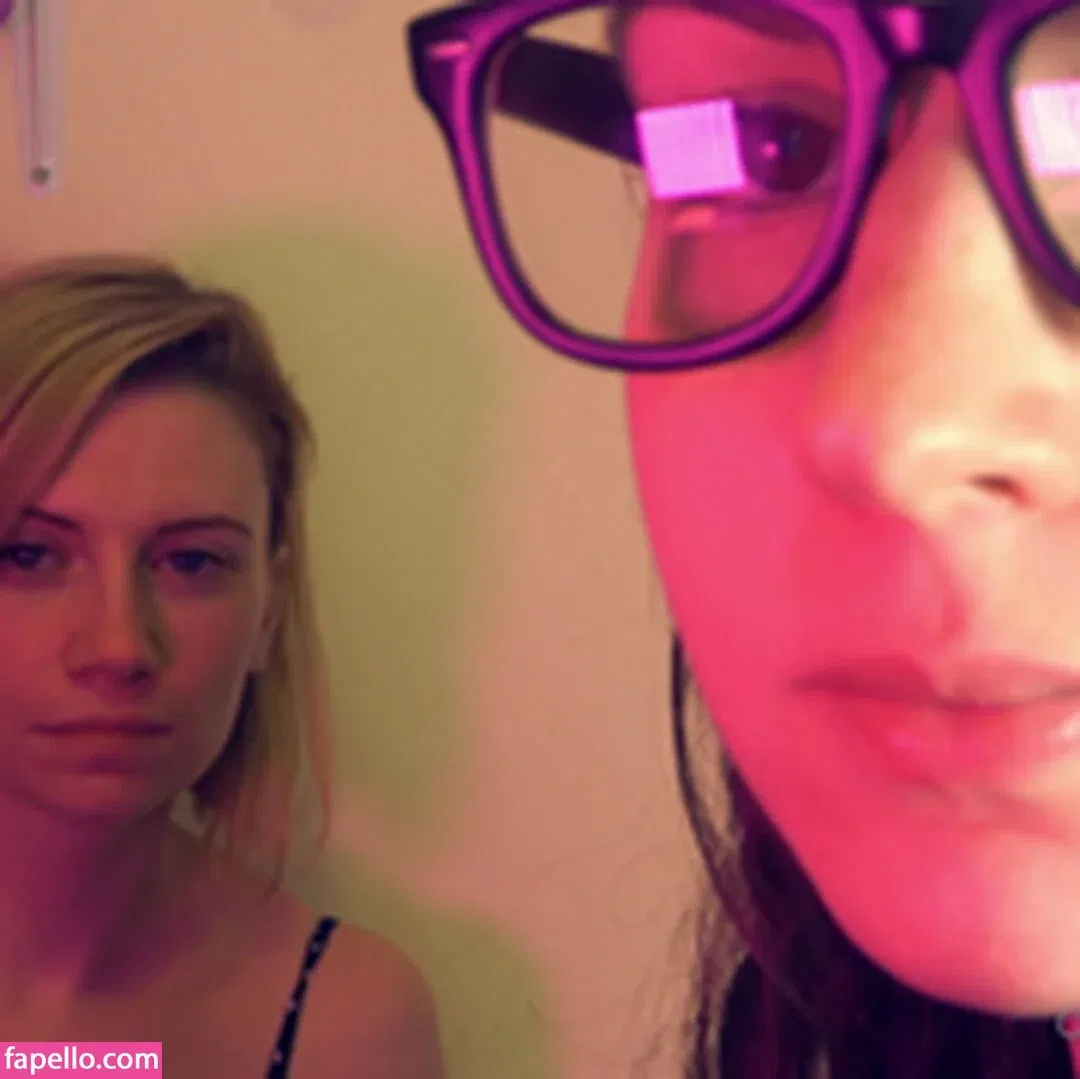 Lady ASMR Onlyfans Photo Gallery 