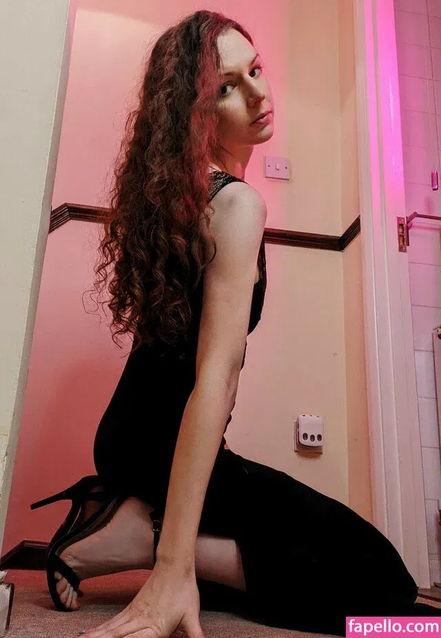 Lady ASMR Onlyfans Photo Gallery 