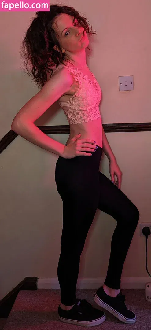 Lady ASMR Onlyfans Photo Gallery 