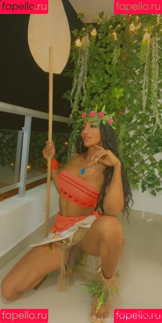 Laura Saenz Onlyfans Photo Gallery 