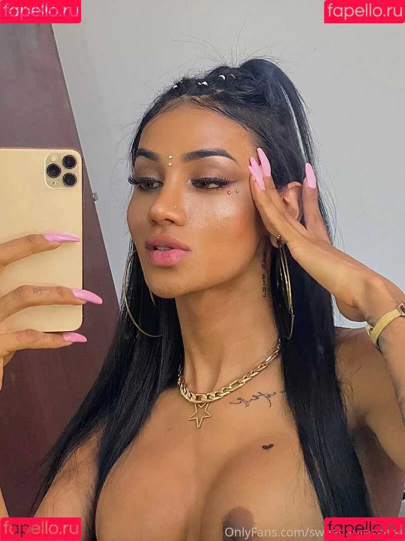 Laura Saenz Onlyfans Photo Gallery 
