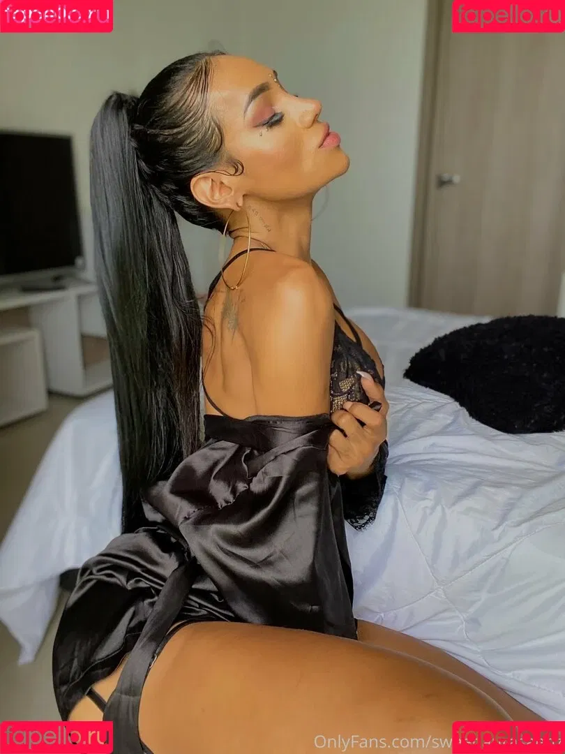 Laura Saenz Onlyfans Photo Gallery 