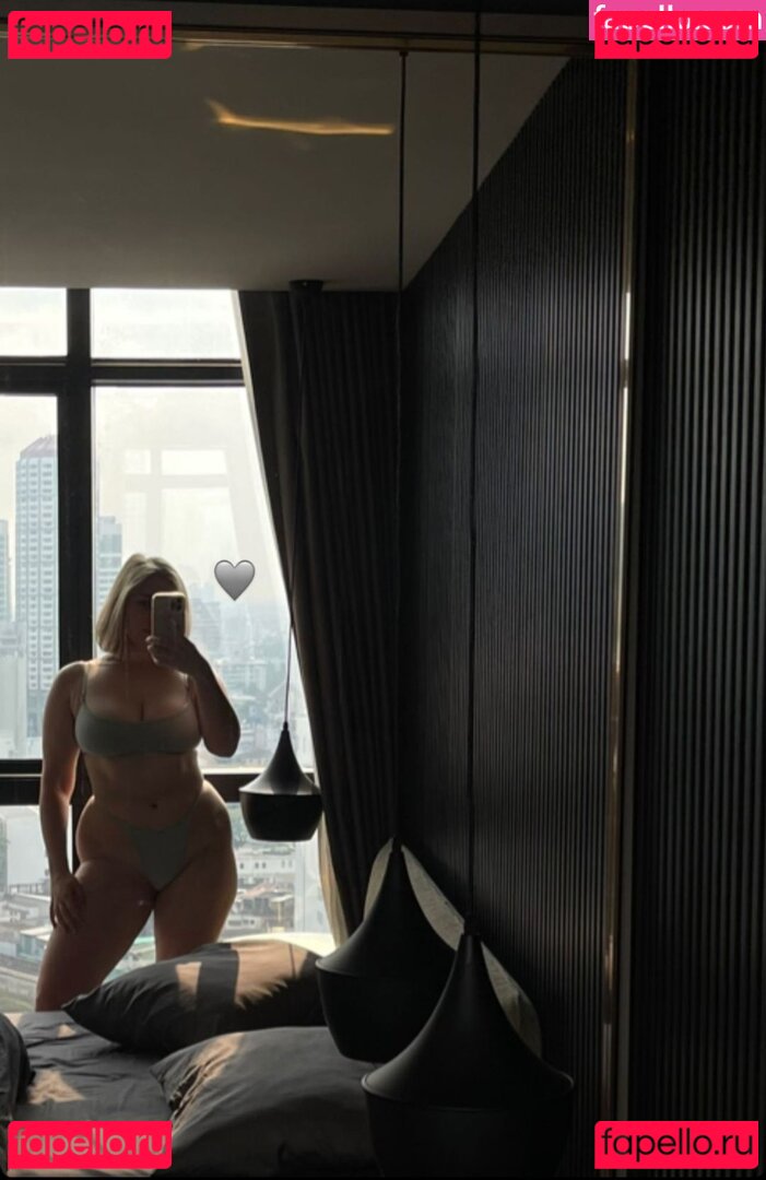 barbiegotthicc / crosbaaaby