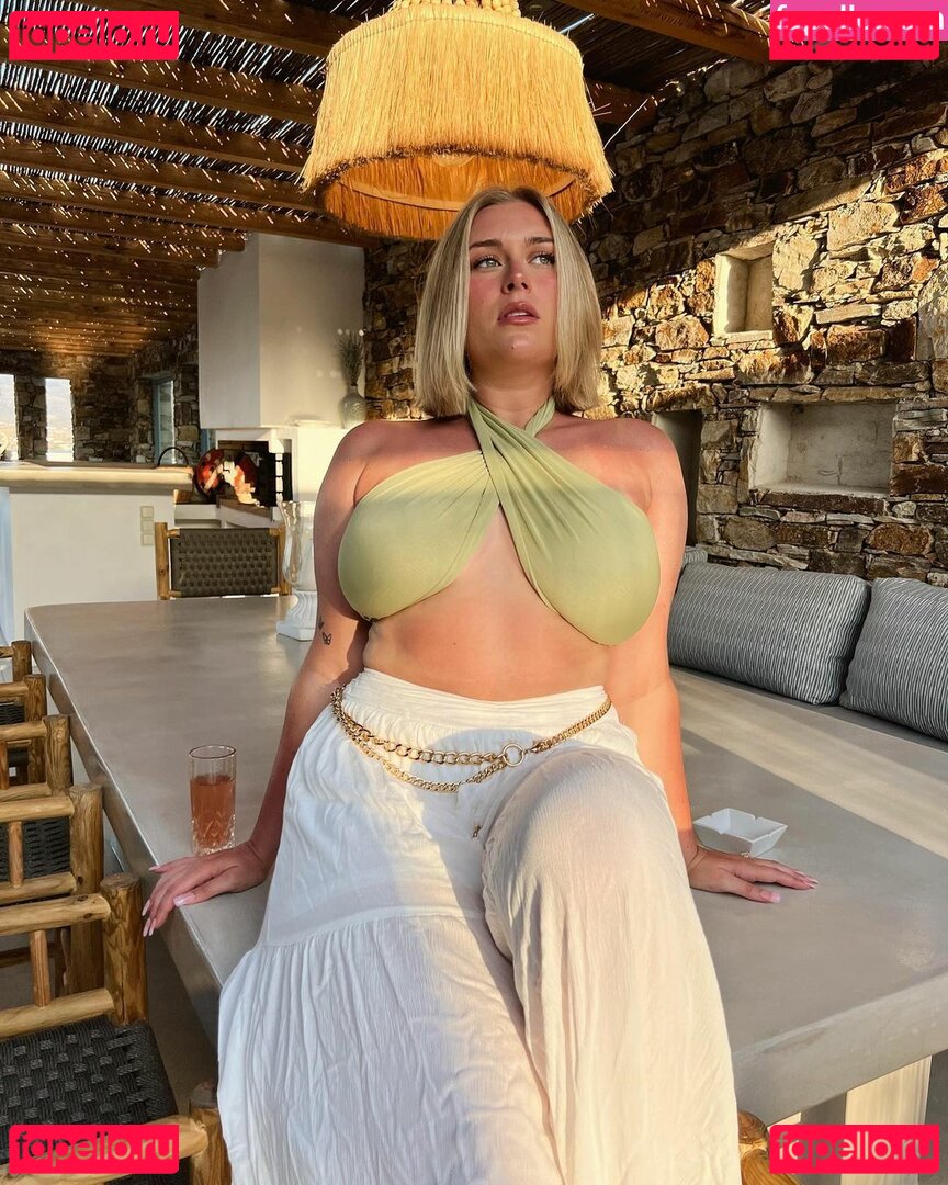 barbiegotthicc / crosbaaaby Onlyfans Photo Gallery 