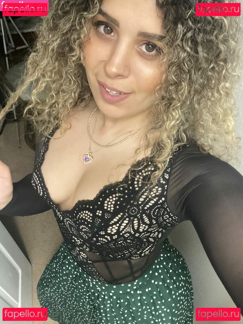 JustYeliz / yesjulz Onlyfans Photo Gallery 