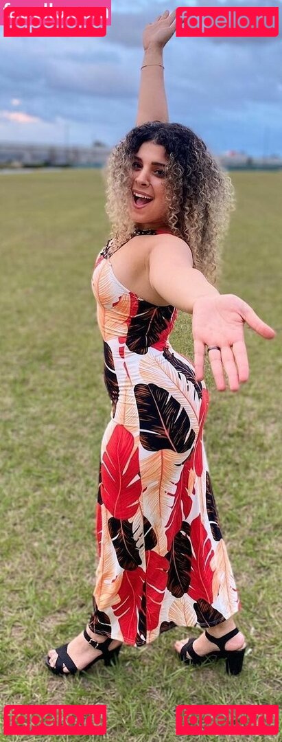 JustYeliz / yesjulz Onlyfans Photo Gallery 